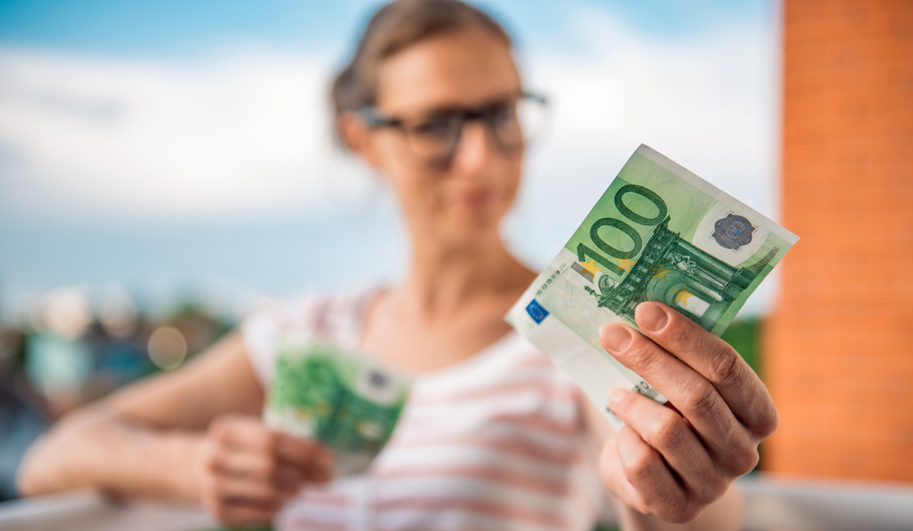 Comment investir 100 euros en 2023 ?