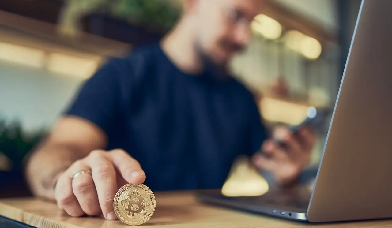 Débuter en crypto : les étapes clés pour investir sereinement